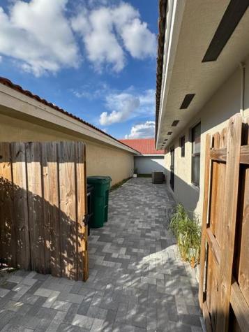 8455 NW 190th Terrace Hialeah FL 33015