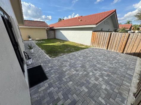 8455 NW 190th Terrace Hialeah FL 33015