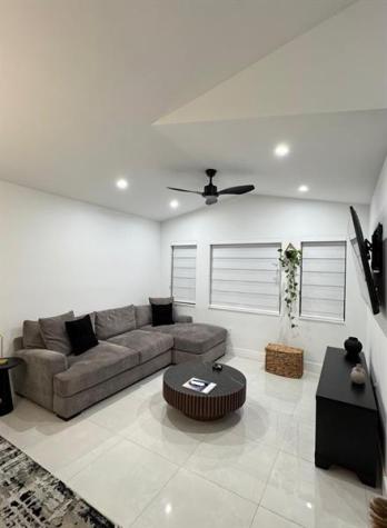 8455 NW 190th Terrace Hialeah FL 33015