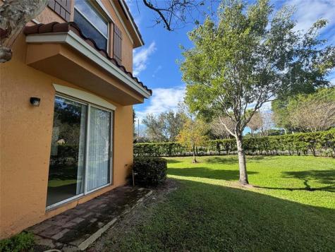12457 Emerald Creek Manor Plantation FL 33325