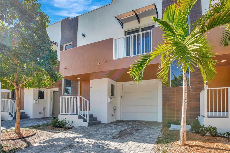 1104 S 20th Avenue Hollywood FL 33020