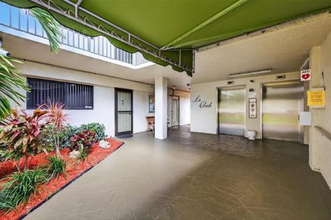 2112 S Cypress Bend Drive Pompano Beach FL 33069