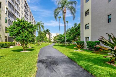 2112 S Cypress Bend Drive Pompano Beach FL 33069