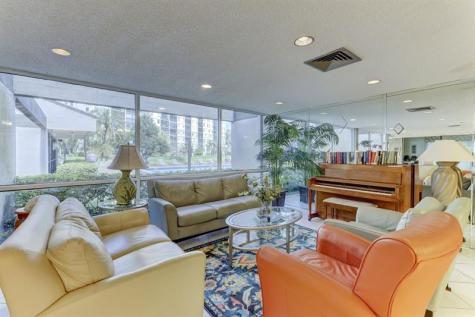 2112 S Cypress Bend Drive Pompano Beach FL 33069