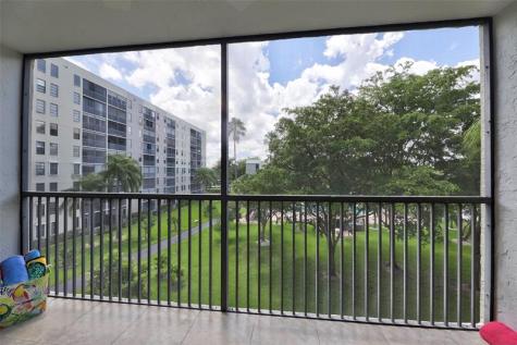 2112 S Cypress Bend Drive Pompano Beach FL 33069