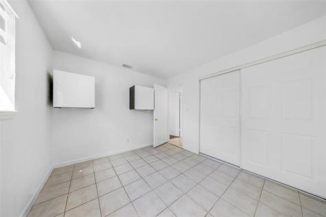 5921 NE 1st Avenue Oakland Park FL 33334