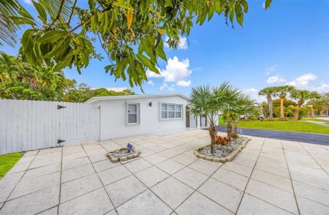 5921 NE 1st Avenue Oakland Park FL 33334