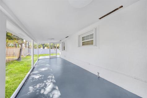 5921 NE 1st Avenue Oakland Park FL 33334