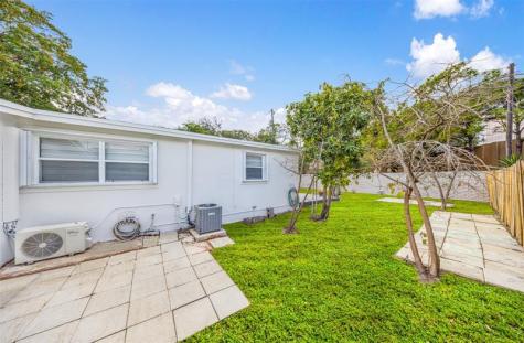 5921 NE 1st Avenue Oakland Park FL 33334
