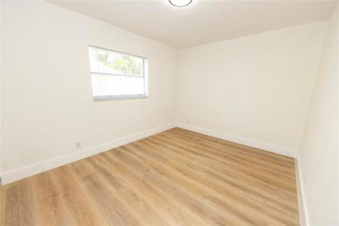 2510 NE 3rd Avenue Pompano Beach FL 33064