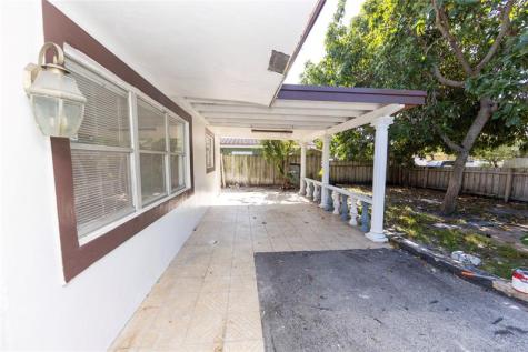 2510 NE 3rd Avenue Pompano Beach FL 33064