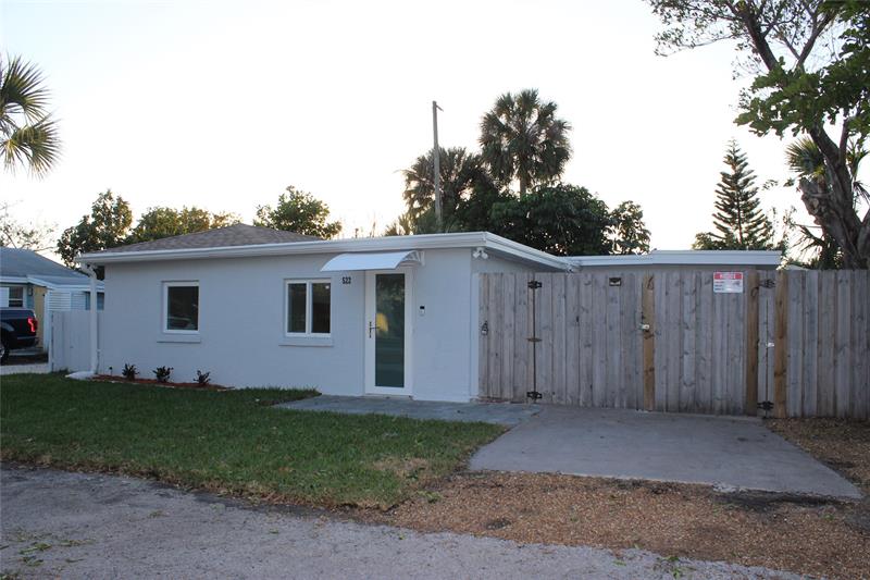 522 SE 20th Court Boynton Beach FL 33435