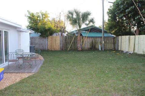 522 SE 20th Court Boynton Beach FL 33435