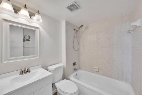 118 Royal Park Drive Oakland Park FL 33309