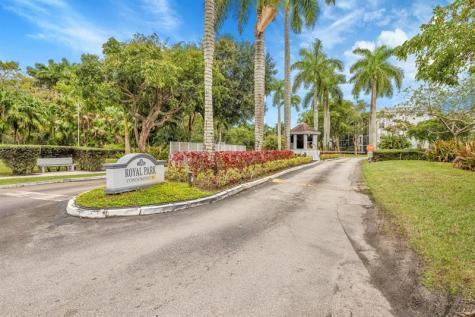 118 Royal Park Drive Oakland Park FL 33309