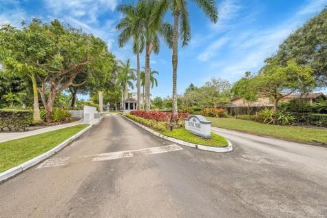 118 Royal Park Drive Oakland Park FL 33309