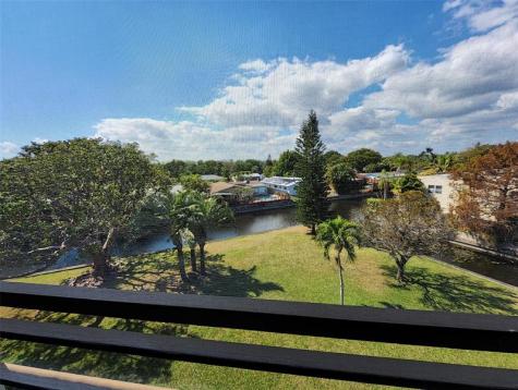 112 Royal Park Drive Oakland Park FL 33309