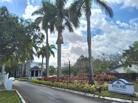 112 Royal Park Drive Oakland Park FL 33309