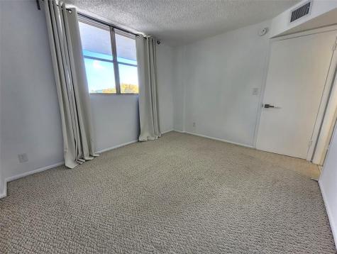 112 Royal Park Drive Oakland Park FL 33309