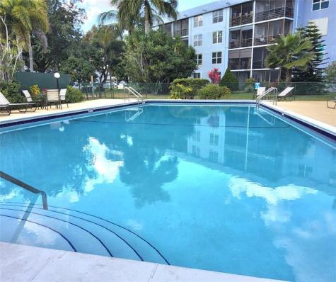 112 Royal Park Drive Oakland Park FL 33309
