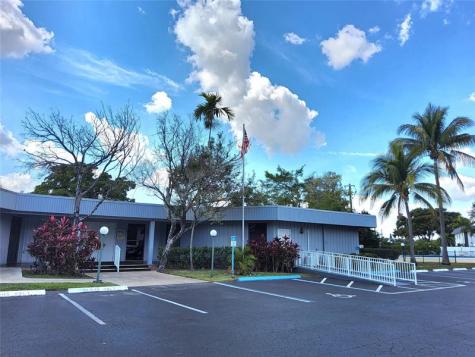 112 Royal Park Drive Oakland Park FL 33309