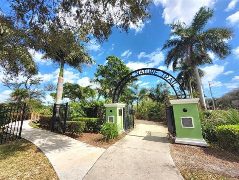 112 Royal Park Drive Oakland Park FL 33309