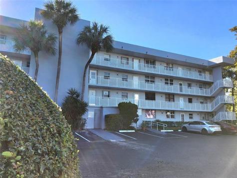 112 Royal Park Drive Oakland Park FL 33309