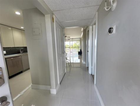 112 Royal Park Drive Oakland Park FL 33309