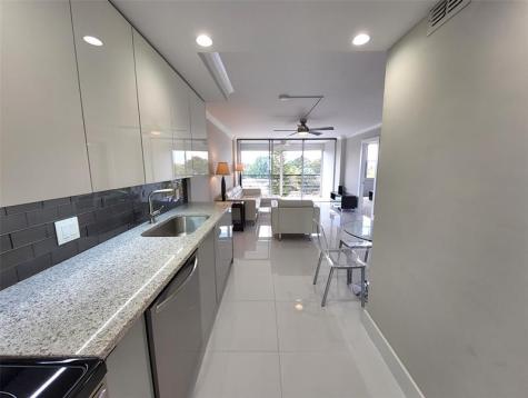 112 Royal Park Drive Oakland Park FL 33309