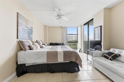 3675 N Country Club Drive Aventura FL 33180