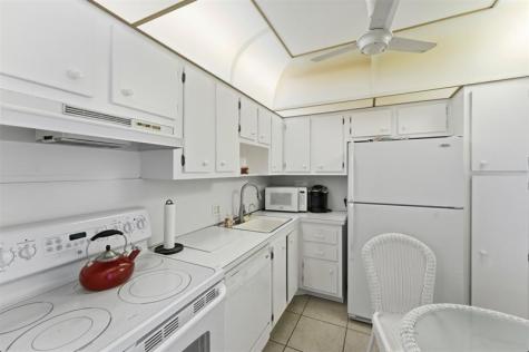 3675 N Country Club Drive Aventura FL 33180