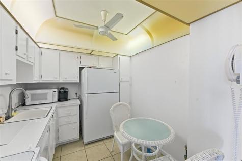 3675 N Country Club Drive Aventura FL 33180