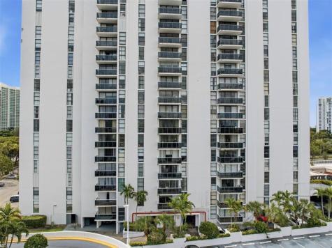 3675 N Country Club Drive Aventura FL 33180