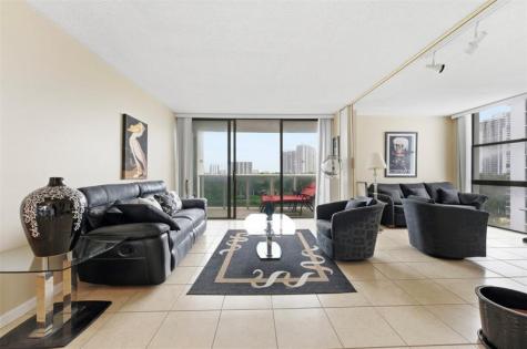 3675 N Country Club Drive Aventura FL 33180