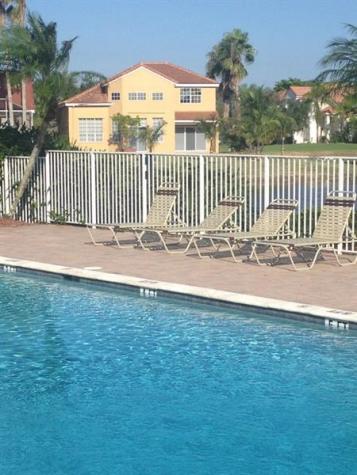 1372 Bayview Circle Weston FL 33326