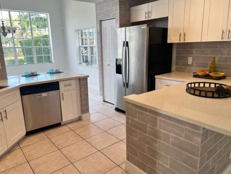 1372 Bayview Circle Weston FL 33326