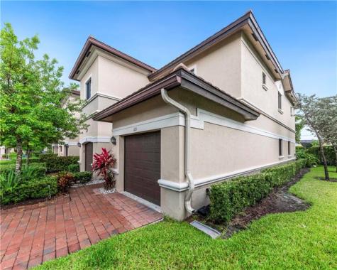 4230 N Dixie Highway Oakland Park FL 33334