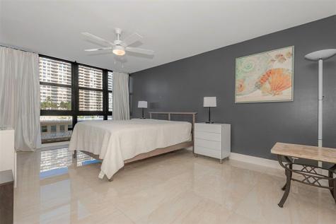 2017 S Ocean Drive Hallandale Beach FL 33009