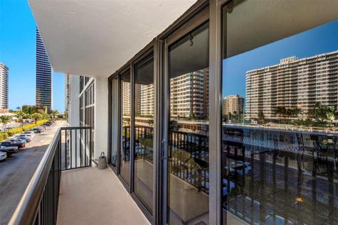 2017 S Ocean Drive Hallandale Beach FL 33009