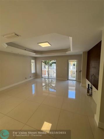2710 NE 184th Terrace Aventura FL 33160