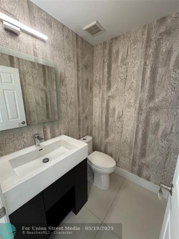 2710 NE 184th Terrace Aventura FL 33160