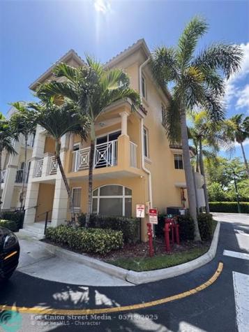 2710 NE 184th Terrace Aventura FL 33160