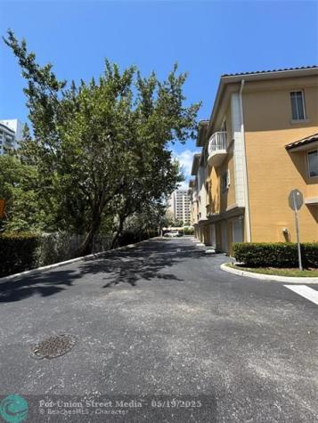 2710 NE 184th Terrace Aventura FL 33160