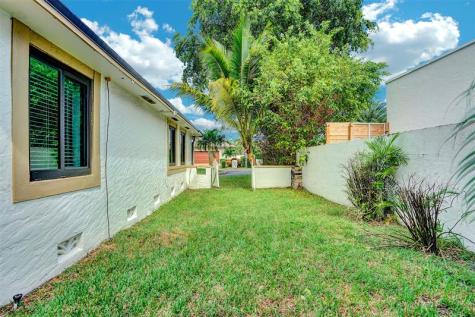 3208 Beacon Street Pompano Beach FL 33062