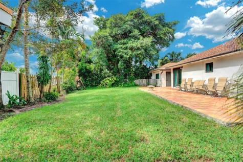 3208 Beacon Street Pompano Beach FL 33062