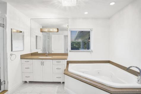 26 Cayuga Road Sea Ranch Lakes FL 33308