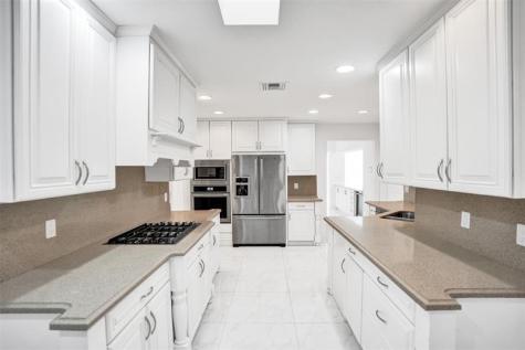 26 Cayuga Road Sea Ranch Lakes FL 33308