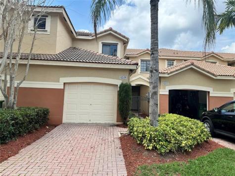 4219 SE Vineyard Weston FL 33332