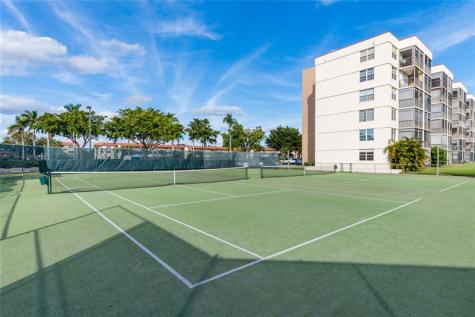 381 S Hollybrook Drive Pembroke Pines FL 33025