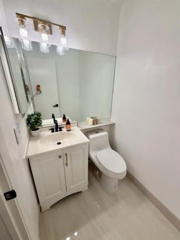 21204 Harbor Way Aventura FL 33180